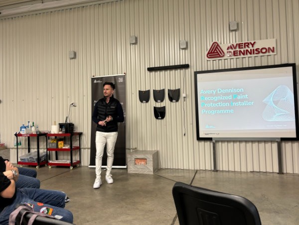 Ventsislav (Vince) Lihachov, Sr. Marketing Communications Specialist - Automotive Solutions, Netherlands